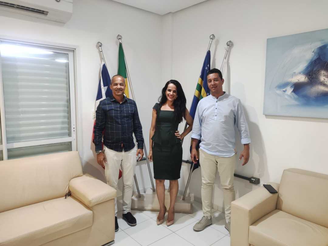 Camacã: Prefeito Paulo do Gás vai a Salvador e consegue 1milhão e duzentos mil reais para a saúde